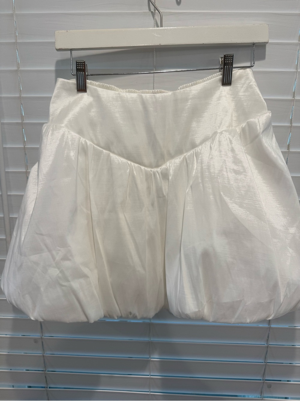 Show me your MuMu White Bubble Hem Mini Skort